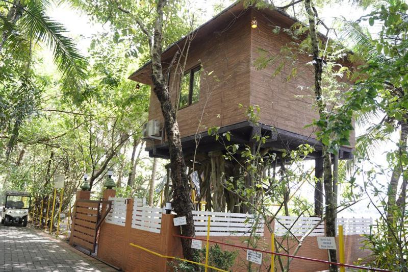 Mango Meadows Hotel Kottayam Ngoại thất bức ảnh