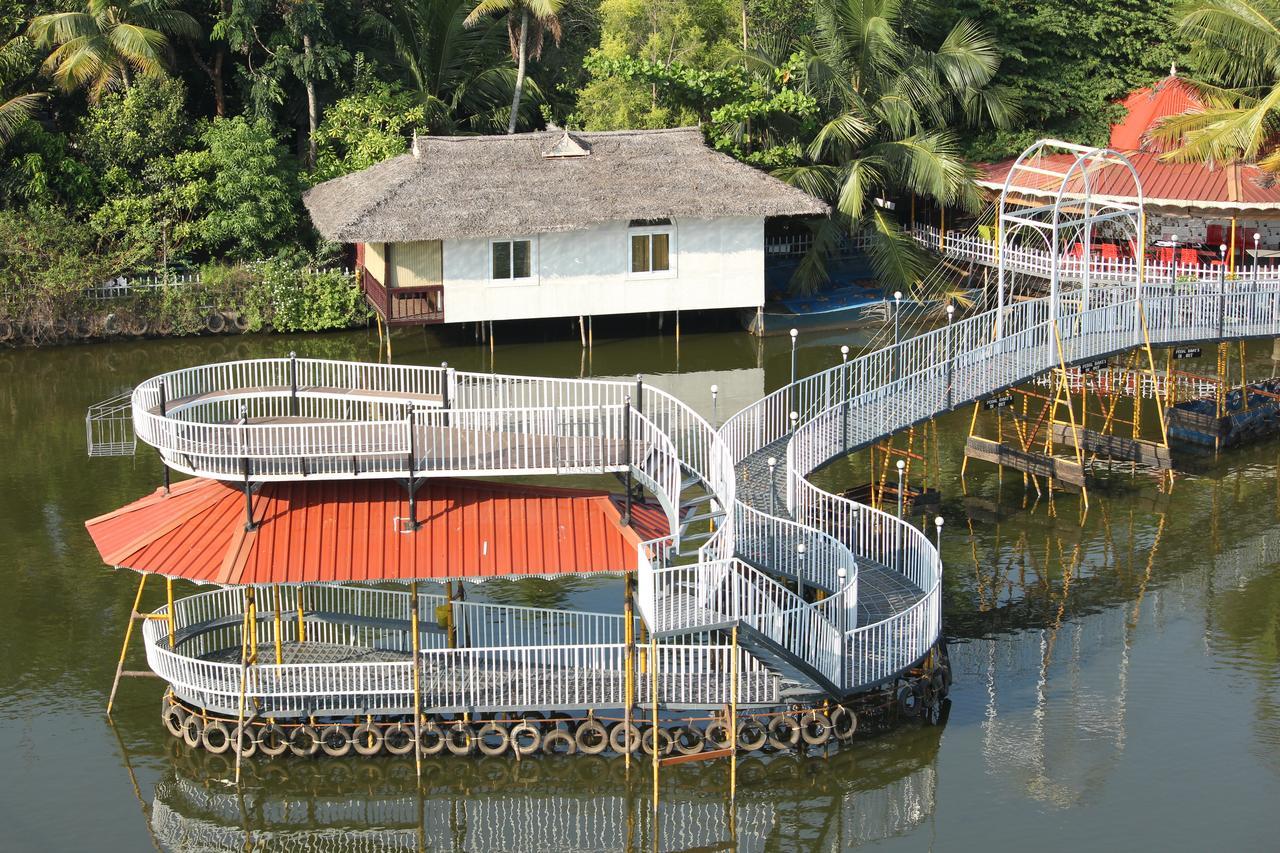 Mango Meadows Hotel Kottayam Ngoại thất bức ảnh