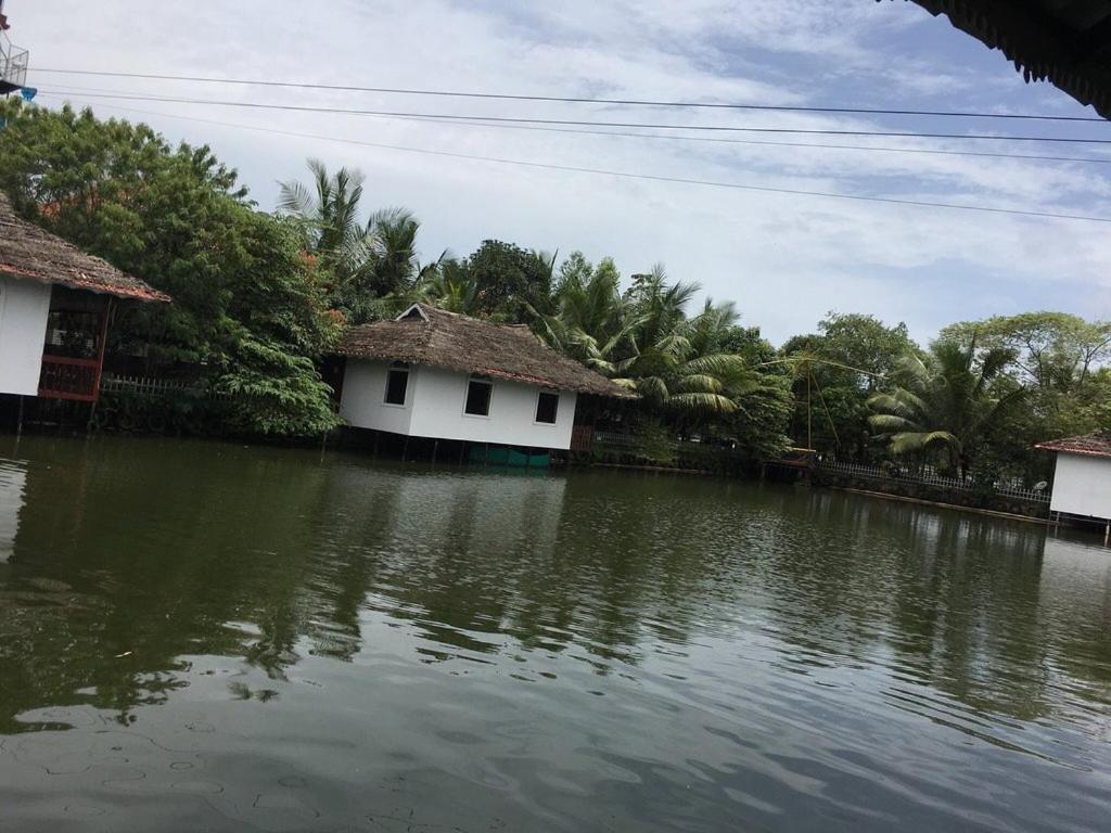 Mango Meadows Hotel Kottayam Ngoại thất bức ảnh
